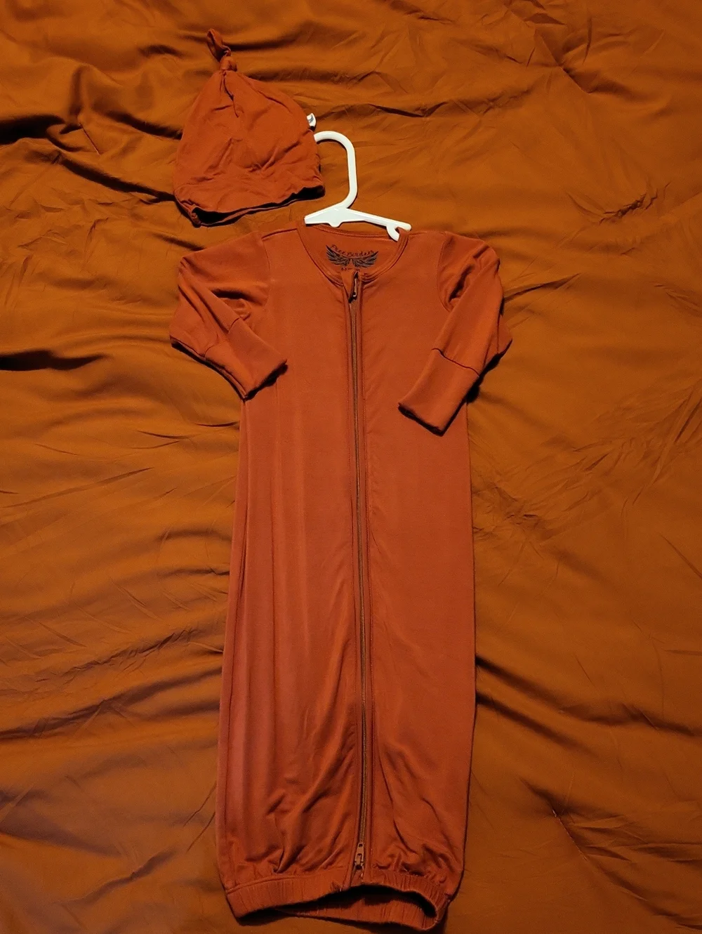 Never Worn Free Birdies Bamboo Rust Infant Gown with Knot Hat